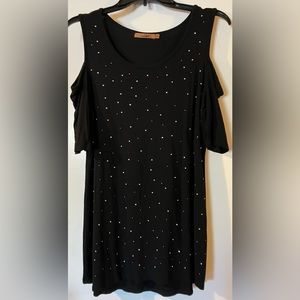 L Belldini black cold shoulder jersey knit short sleeved shirt with rhinestones.